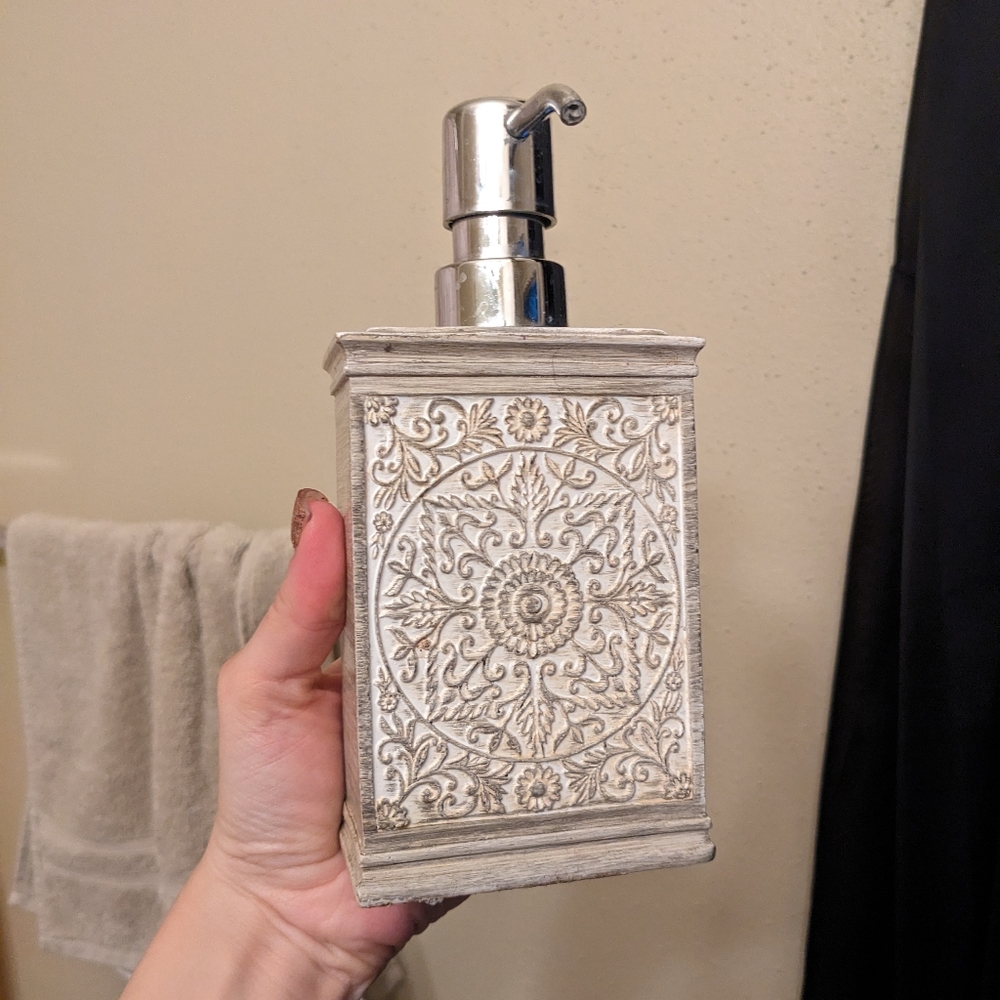 Bathroom set - Picture 5 of 6